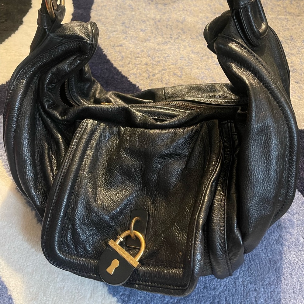 Marc Jacob shoulder bag gently used soft leather classic edition😍